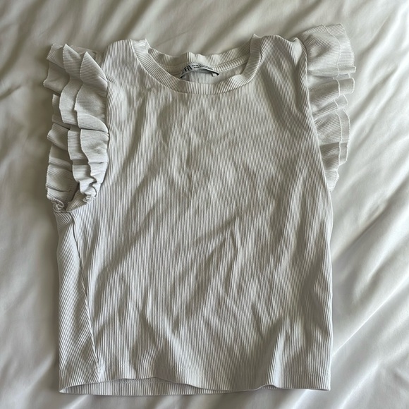 Zara ruffle sleeve shirt - Picture 1 of 2